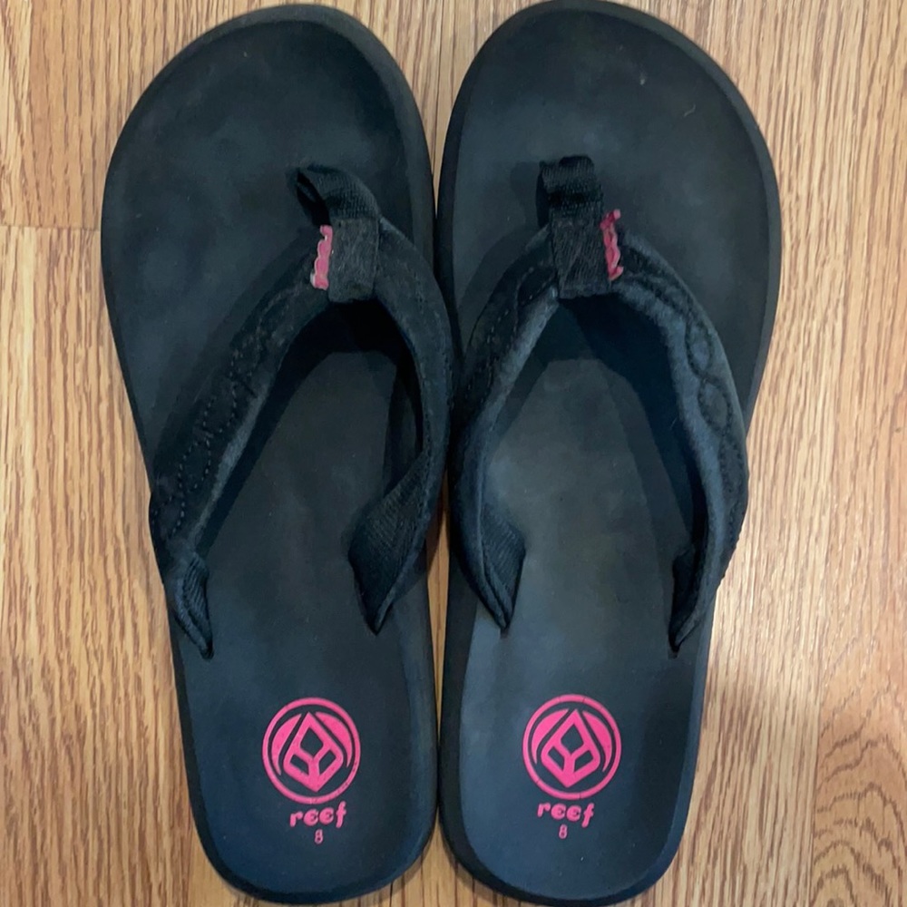 Reef - black flip flops